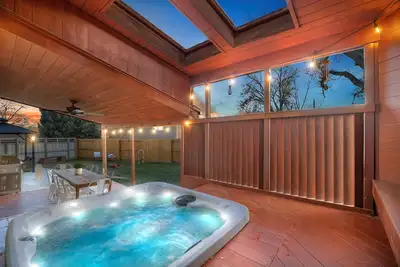 Image de Spacious Family Retreat: Central/Hot Tub/Pool Table/Fire Pit/Kids Toys/3KingBeds