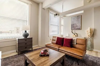 Image de Downtown Playhouse Loft w Gym, Sauna, Parking & WiFi