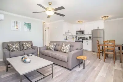 Image de Hillside Cove - Plank Suite Sleeps 4