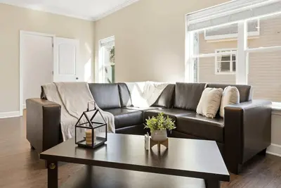 Image de Vibrant Retreat | 8 min to Museum & Eats