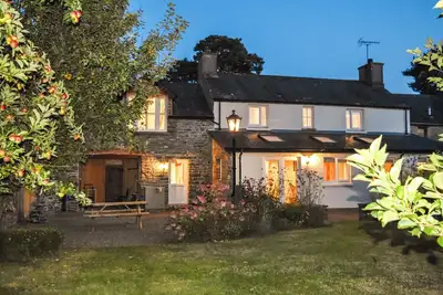 Image de 4 chambres à coucher à Tregaron