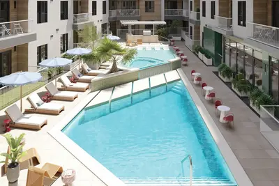 Image de South Lamar Group Stay | Resort-Style Pool, Terrace, Bar, Dining | The Code