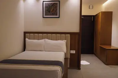 Image de Ritz Avenue luxuary Hotel: 5 -Starsuites, Downtown Oasis w/Pool