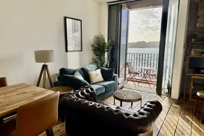 Image de 44 Clarence-Appartement-Sdb privée avec baignoire et douche-Vue sur la rivière