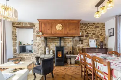 Image de Maison de charme à Réville avec Wi-Fi, proche du Gr223