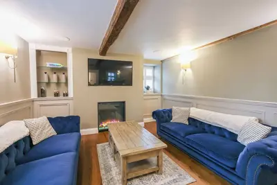 Image de Calton Moor House is a beautiful four-bedroom detached holiday home in the heart of the Peak District, offering space, comfort and stunning gardens to relax in after a day of exploring the countryside.