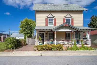 Image de New Listing for 2026! Downtown Historic Lewes Home 4minutes to the Beach