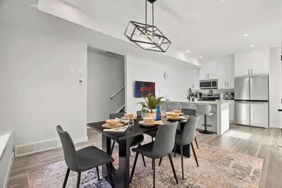 Image de Modern Retreat 4br House Private Lower Suite