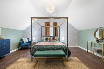 Image de 4br + Mini Pool + Game Room + Quiet Luxury + Private Outdoor