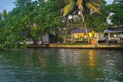 Image de Tropical Haven - 1br Lakefront Ac Cottage with Stunning Lakeview & Lake Access
