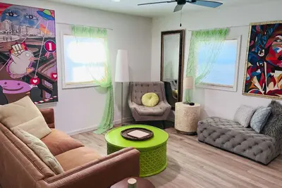 Image de Charming 3 Bedroom, Newly Renovated Home Near the Columbus Airport. Full Gym.