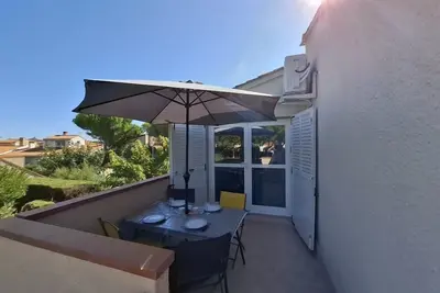 Image de T2 mezzanine climatisé idéalement situé - 4 couchages - 4casel8