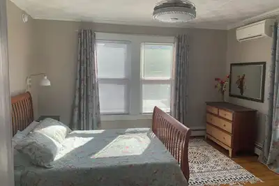 Image de Cozy 1-bedroom apartment in charming Sanford within 20 minutes to Maine beaches