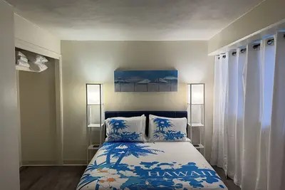 Image de 2 bedroom Waikiki Apt sleeps 6 Parking included with stay