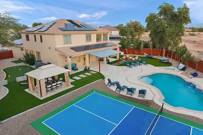 Image de Bora Bora! Pool, Spa, Pickleball, Theater, Firepit