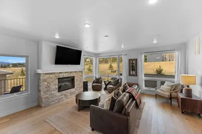 Image de Luxury Condo with Access to Keystone Lodge & Spa — Minutes from the Slopes