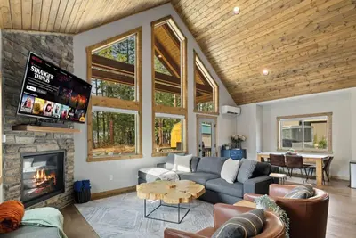 Image de Warm Mountain Living with Spa Nights and Game Time