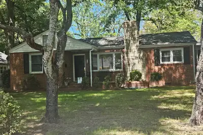 Image de Cozy cottage home just one mile from Augusta National.