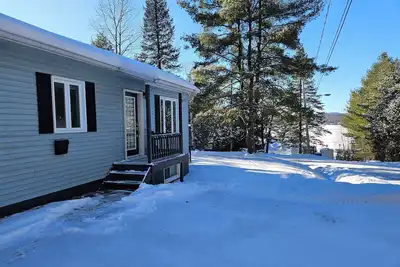 Image de Évasion paisible au chalet, Au Ciel Bleu, près du Grand Lac Brompton, Estrie.