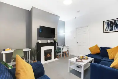 Image de Cosy 2-Bedroom Apartment, comfortably sleeps 5