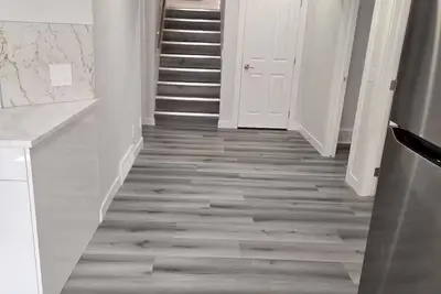 Image de Entire Guest Suite in Beautiful Part of Calgary