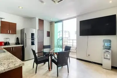 Image de Walk to the beach from your luxury living apartment