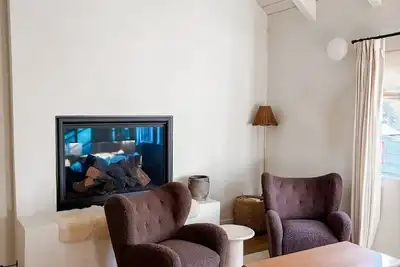 Image de Nordic Style Lake Tahoe Modern Cottage Ski Lease, Cedar Hot Tub, Barrel Sauna