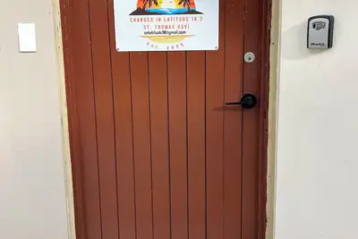 Image de Changes in Latitude 18. 3 spacious Mahogany Run condo with ocean views.