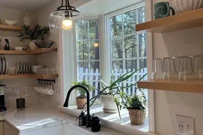 Image de Water access and fire pit. 8, 5 mile to Gillette Foxborough  Stadium