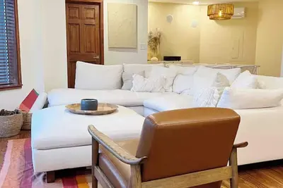 Image de Cozy Two Bedroom River Front Getaway\n\nShare\n\nSave