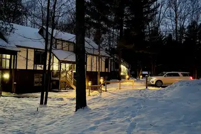 Image de 2br Condo 7 min to Schuss Mtn, Shanty Creek Resort, Shorts Brewery - Fireplace