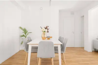 Image de Newly renovated 3 BedRm, Spacious comtemporary Apt in Central  Oslo-Grunnerlokka