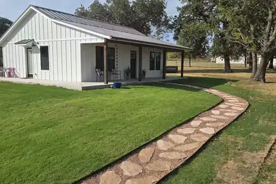 Image de Cozy 1-Br cottage by Shawnee Twin Lakes w/full kitchen & bath, king bed & laundry