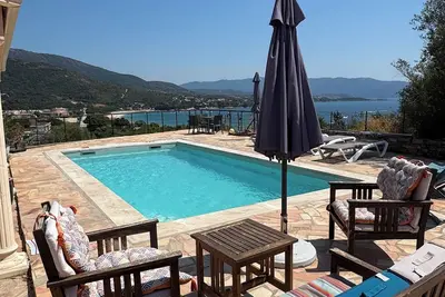 Image de Deux Villas avec piscine bord de mer Sagone