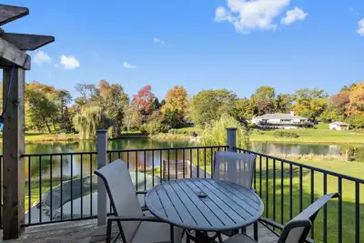 Image de Willow on the Pond - Waterfront, seasonal pool, 4 Bedrooms - Mtm Premier
