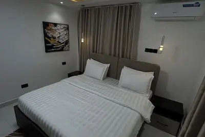 Image de Sophisticated City Escape close to it all.