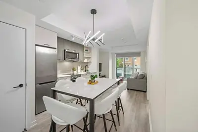 Image de Charming 2-bedroom suites in delightful Toronto with Ac