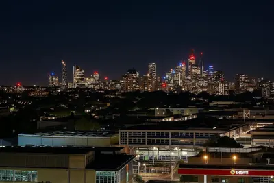 Image de Sydney Skyline Penthouse | 2 Parking, City Views Cbd Airport