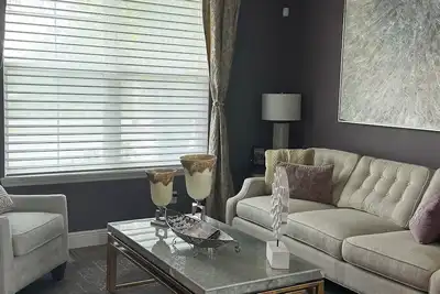 Image de Luxury 6-Bedroom with Pool and hot tube. 5' From Disney