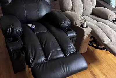 Image de 4-bedroom home in charming renovated Monroeville, 10 minutes away from the mall.