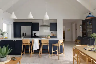 Image de Brennik House - Port Isaac - coastal chic interiors with outdoor sauna