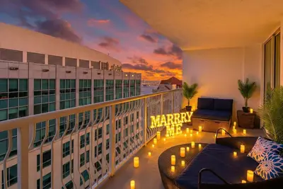 Image de Luxury Penthouse / Balcony Bed / Bay & City Views