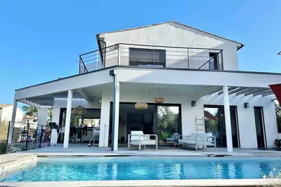 Image de Villa récente 5 chambres avec piscine et plage à pieds