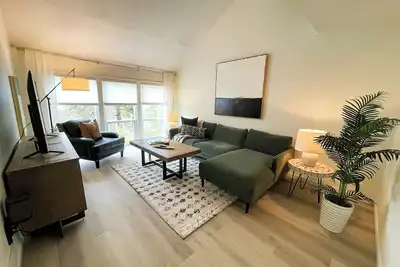 Image de Spacious 3-bedroom townhome with garage and patio!