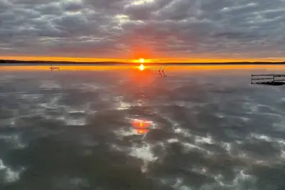 Image de Cozy Vintage Cottage - Higgins Lake