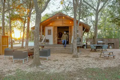 Image de Premium Lakefront Cabin #1: The Armadillo (Austin)