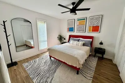 Image de Modern Fully Renovated Apartment near Truist Park and I-75