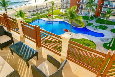 Image de Stunning Ocean View!