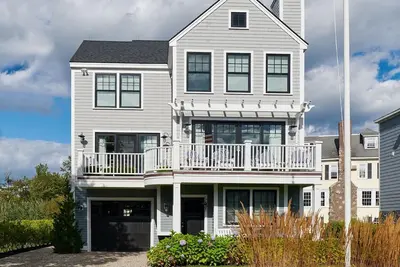 Image de Luxury Water View 5 Bedrooms 5 Bathrooms Walk To Gooch’s, Mother Beach and Kbia