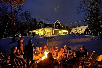 Image de Le Grand Duc - Spacieux, Bord de l'eau avec spa